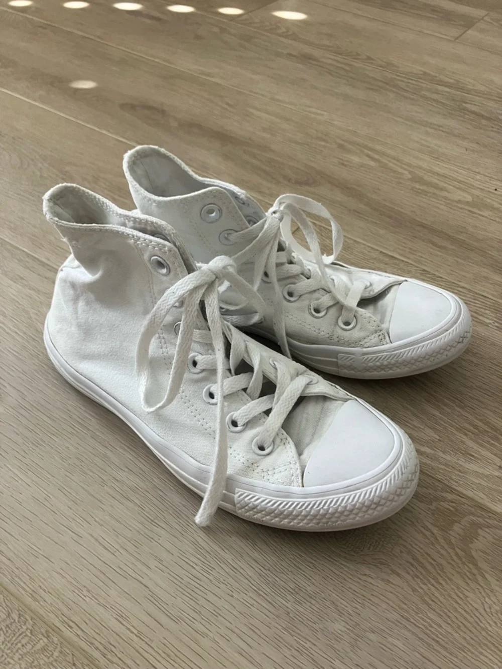 Converse White High Top Canvas Sneakers - size 6 womens - Picture 2 of 5